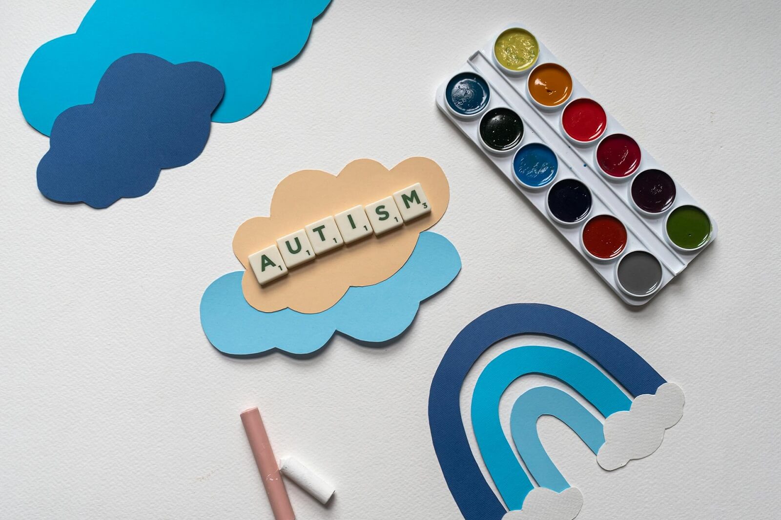 Domowa terapia autyzmu – jak wspierać dziecko na co dzień?