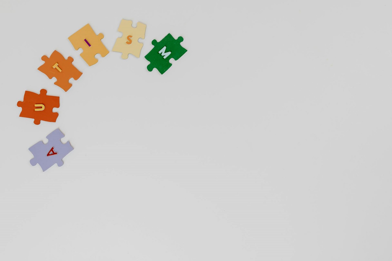 Autyzm atypowy – czym się różni od klasycznej postaci?